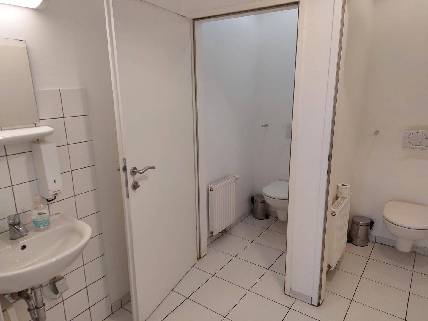 Foto Damen-WC_Büroräume und Lager MO 38 EG_Mistelb