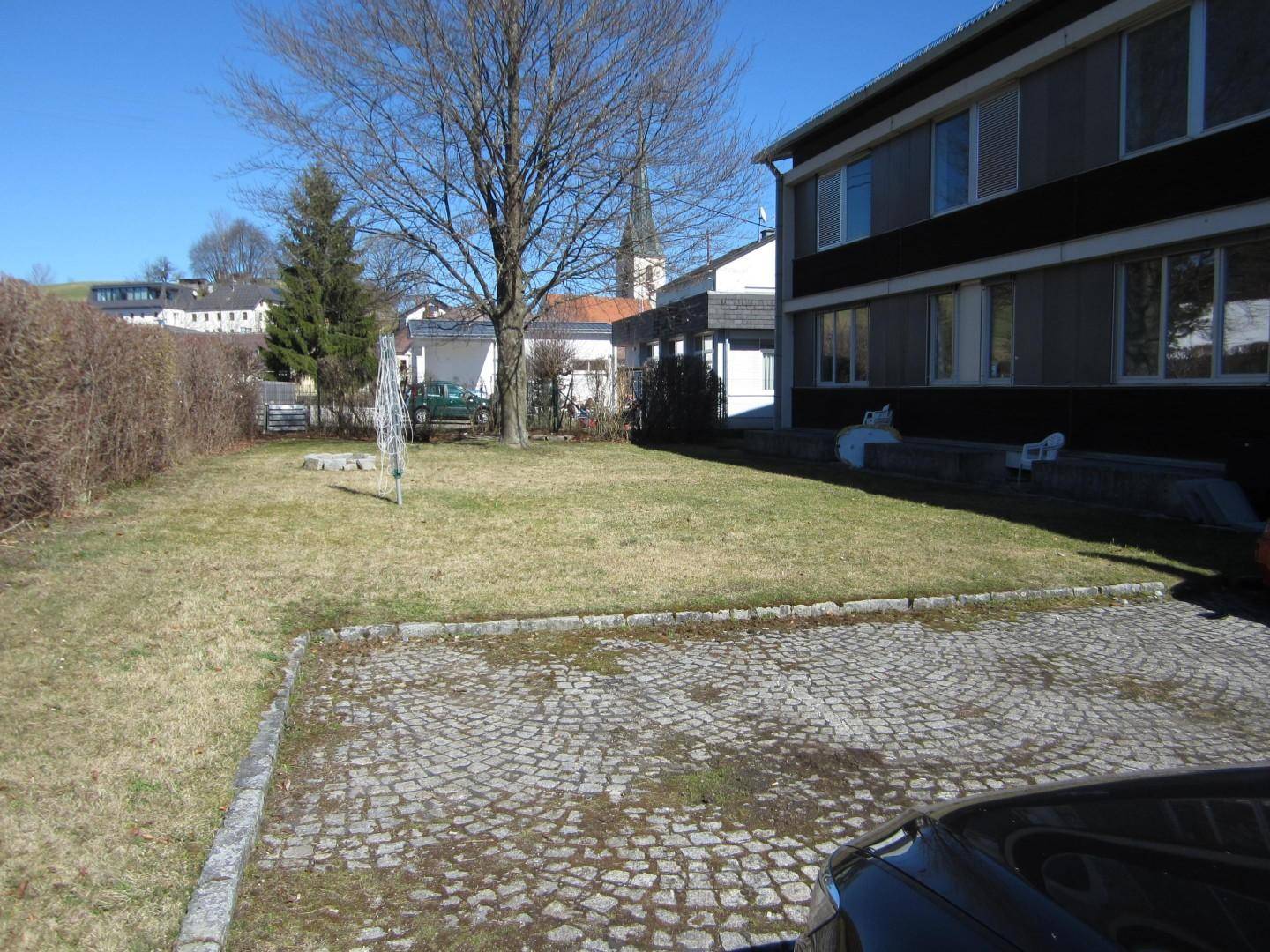 Parkplatz hofseitig