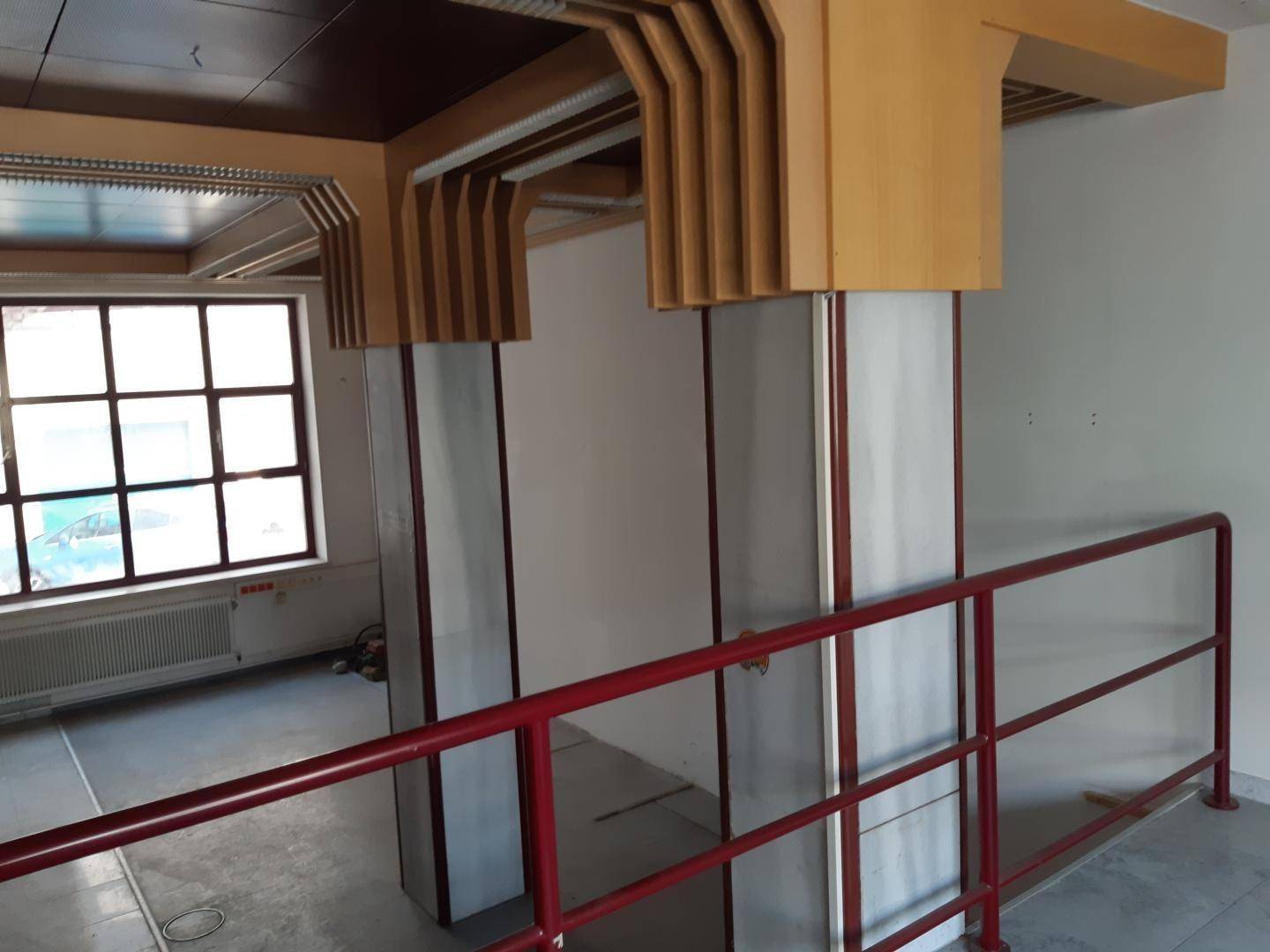 Geschäftsraum - Blick von Balustrade
