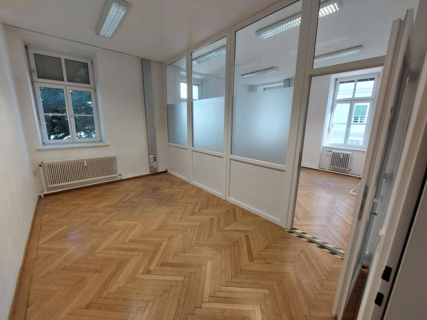 Büro 213-Vorderteil