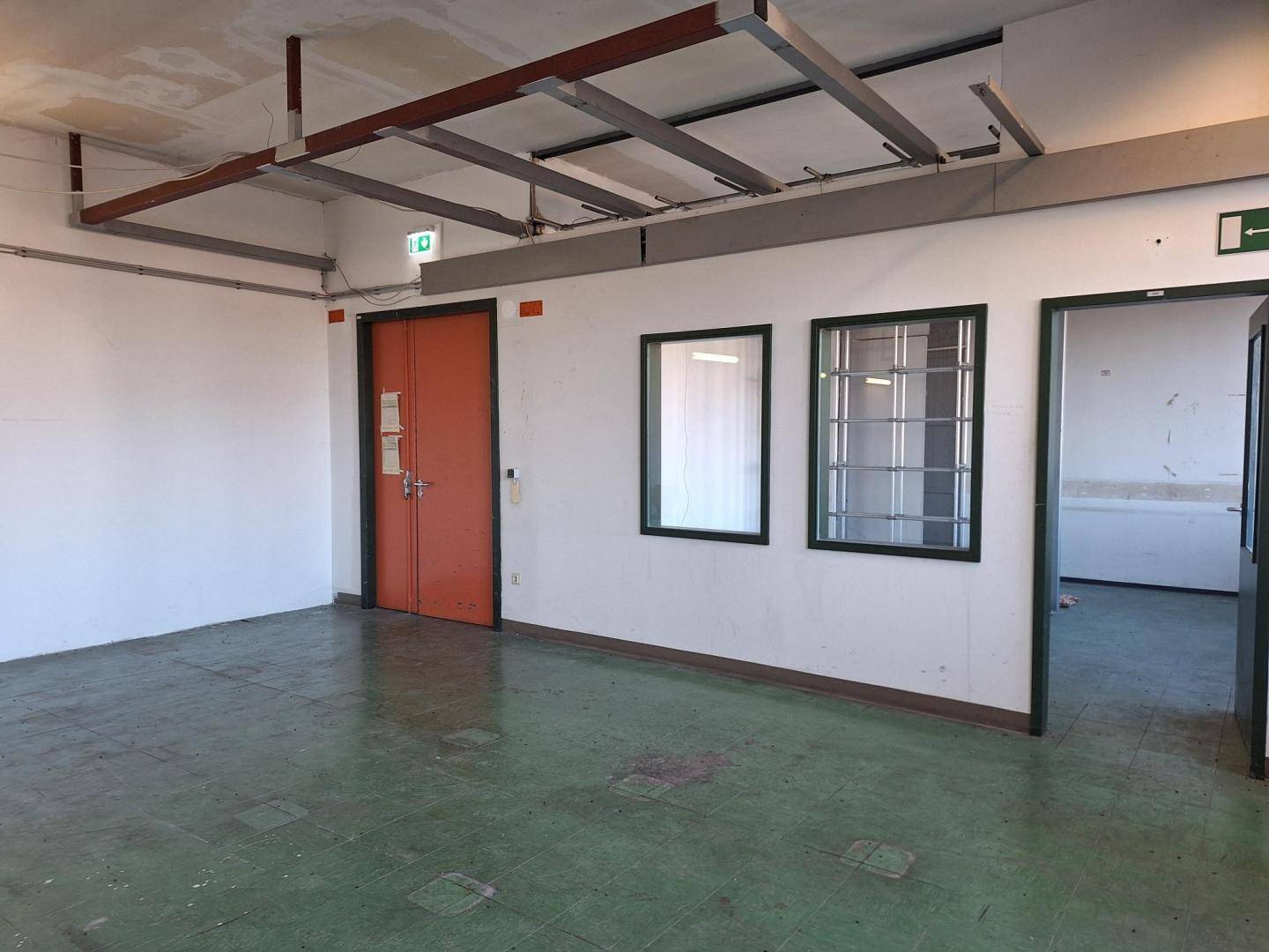 Helles Büro in zentraler Lage - sanierungsbedürftig - Widok 2