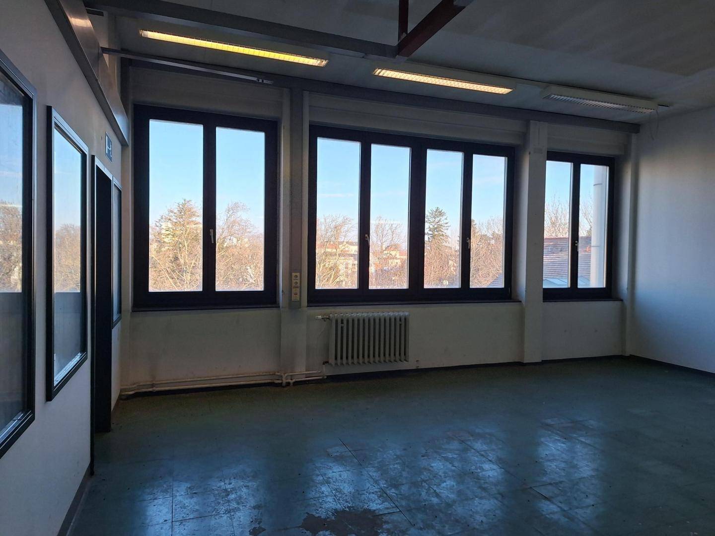 Helles Büro in zentraler Lage - sanierungsbedürftig - Widok 3