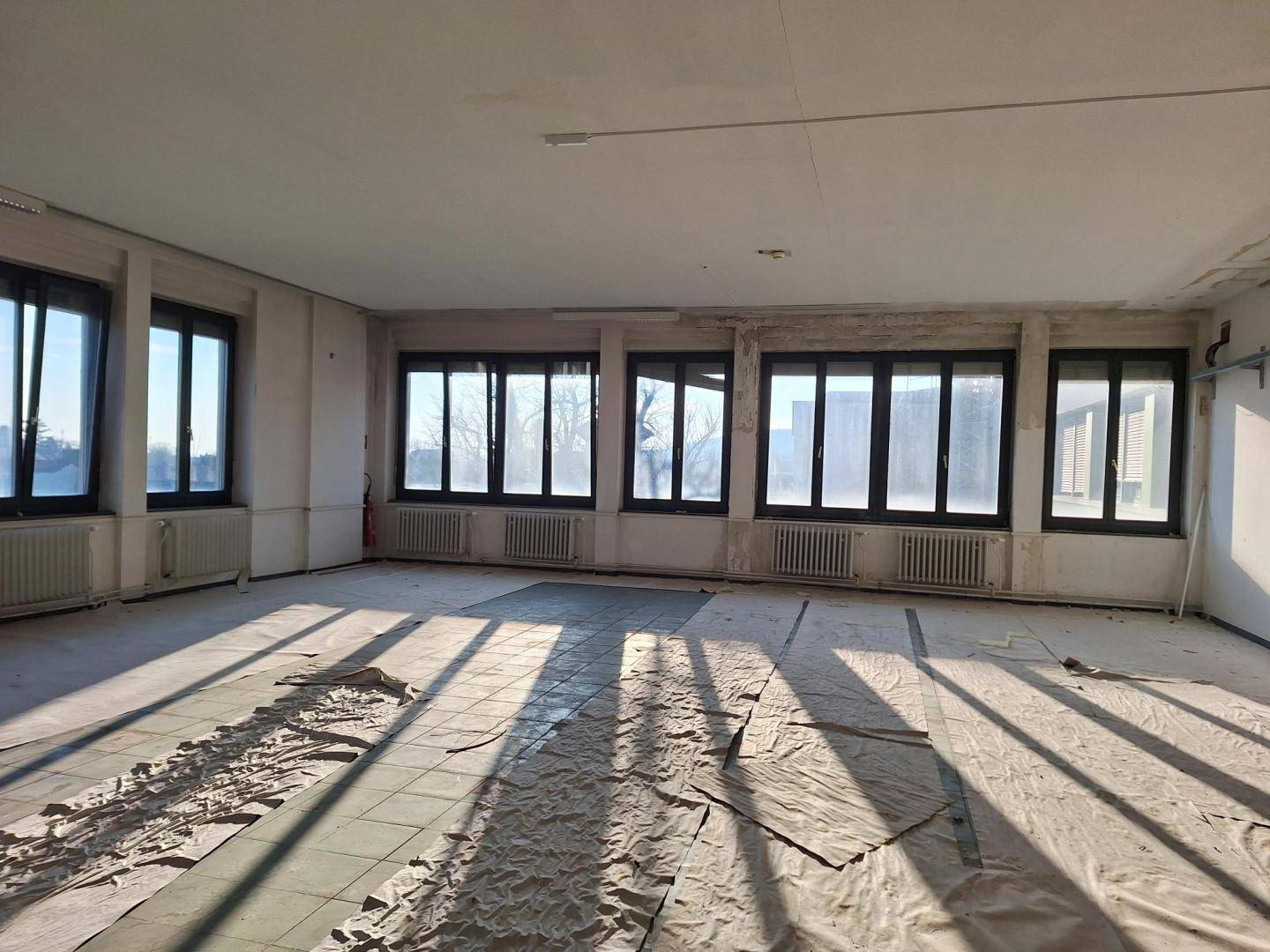 Helles Büro in zentraler Lage - sanierungsbedürftig - Widok 4