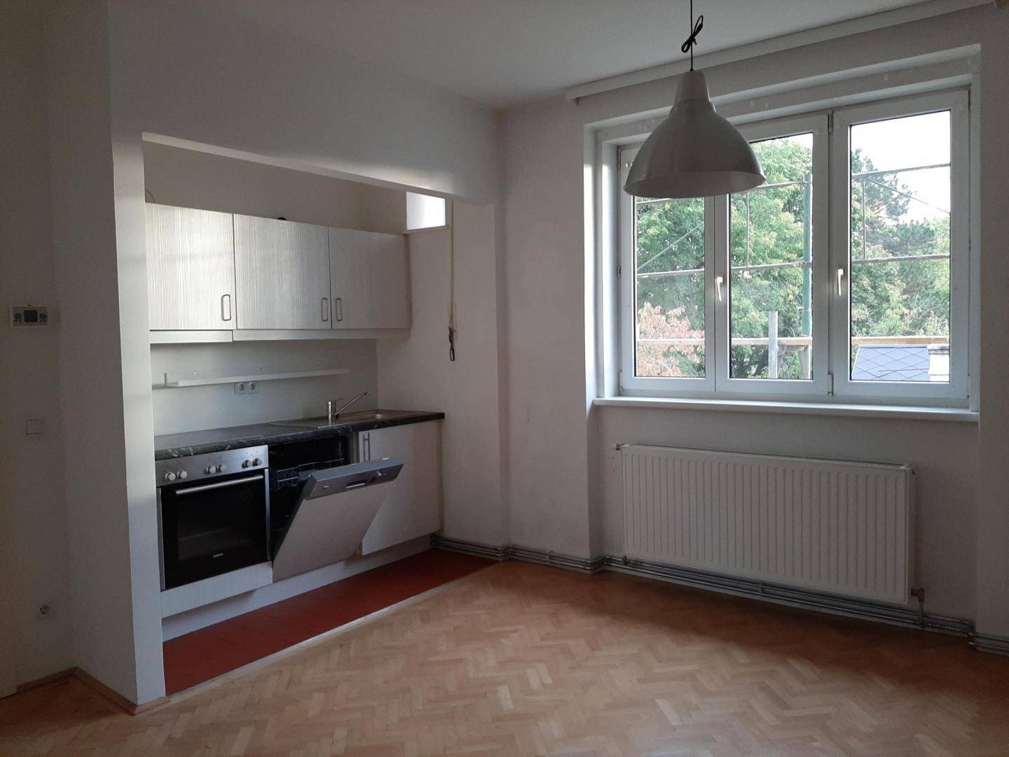 Helle 3-Zimmer-Wohnung mit Loggia in zentraler Lage - Ansicht 6