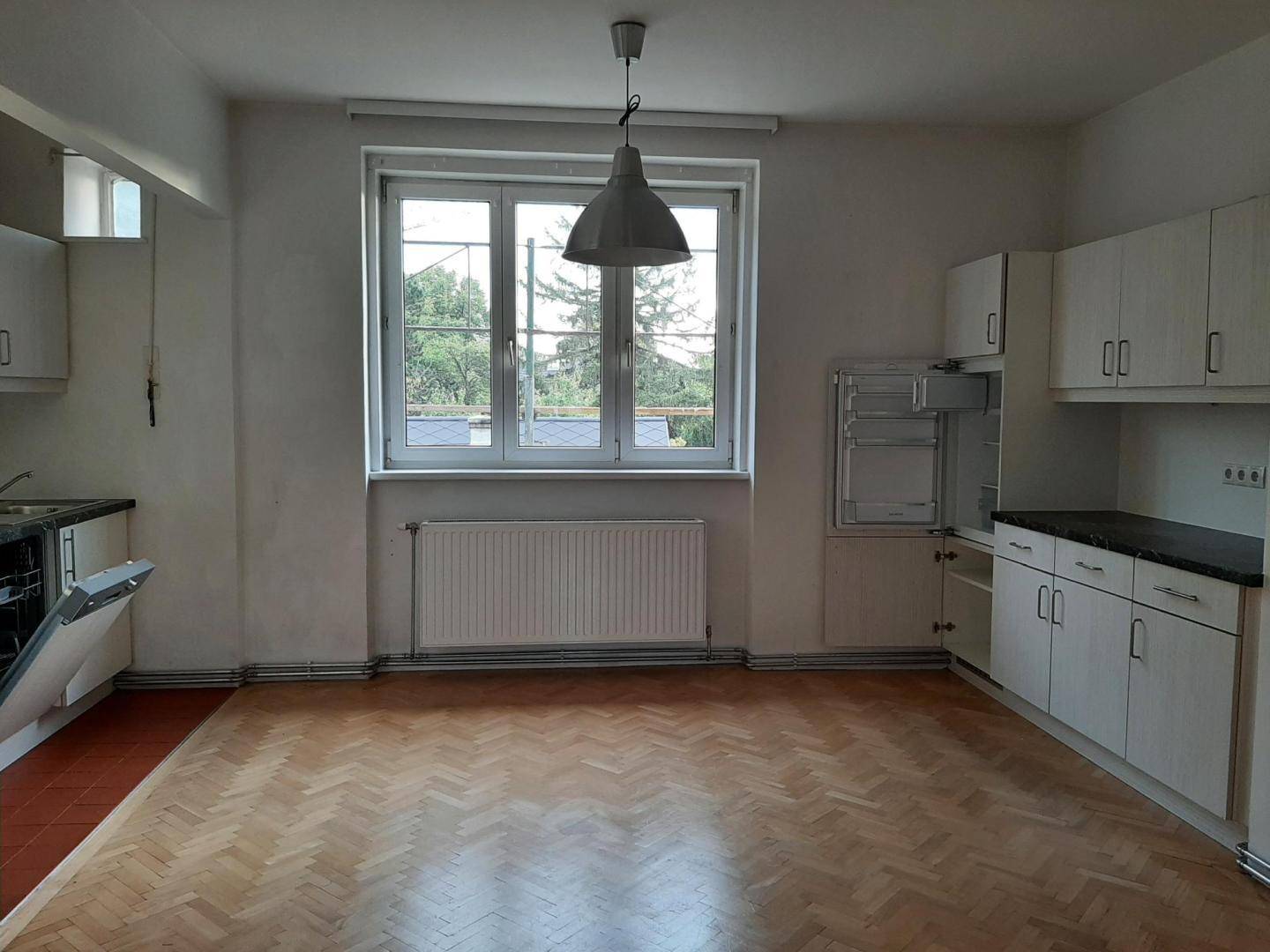 Helle 3-Zimmer-Wohnung mit Loggia in zentraler Lage - Ansicht 2