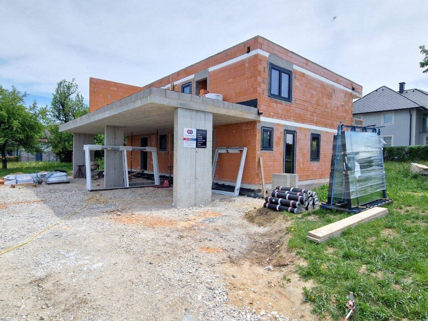 Top 1! Schlüsselfertige, moderne Doppelhaushälfte mit 2 Carportstellplätzen, 4 Zimmer, 2 Terrassen, Balkon, Eigengarten! - Ansicht 5