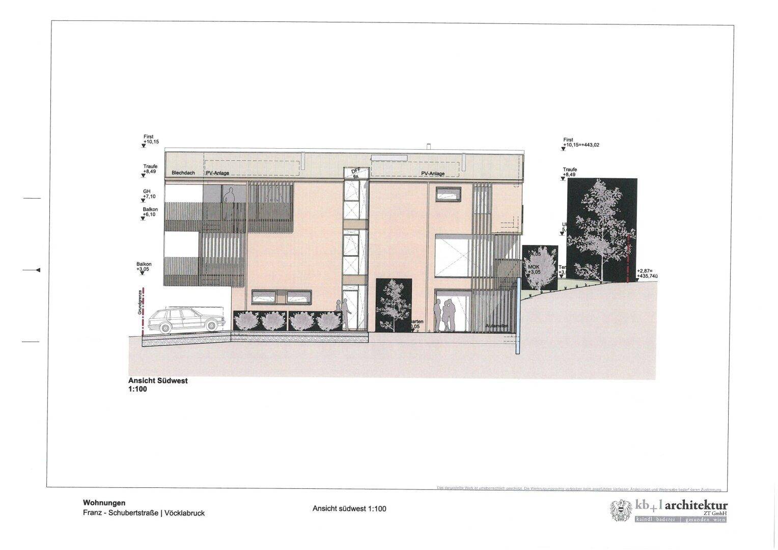 Architektonische Ansicht des Gebäudes von Südwest mit Balkonen und PV-Anlage auf dem Dach.