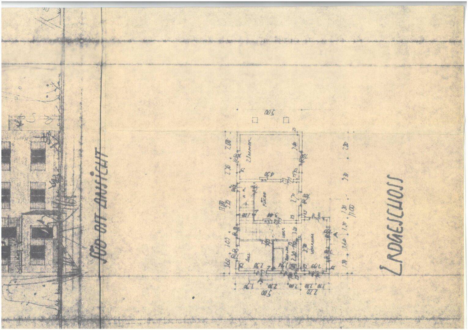 Historischer Grundriss des Erdgeschosses mit Raumaufteilung und Bemaßung.