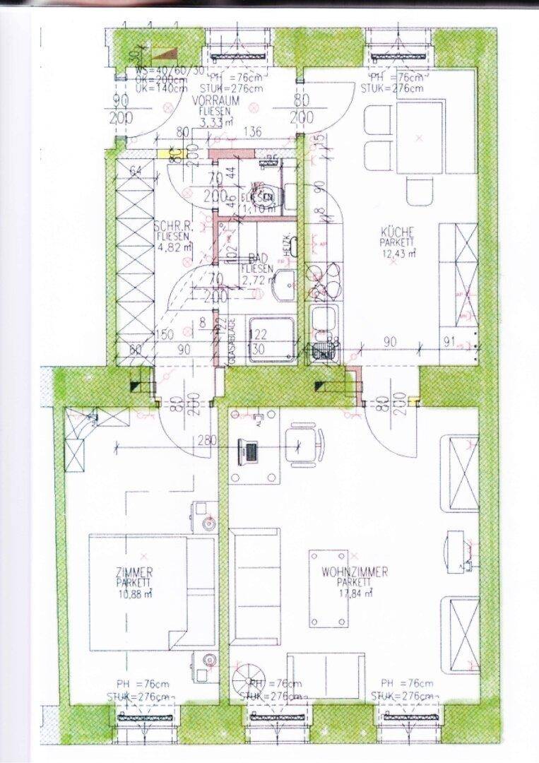 Grundriss einer Wohnung mit drei Zimmern, Küche, Bad und Balkon.