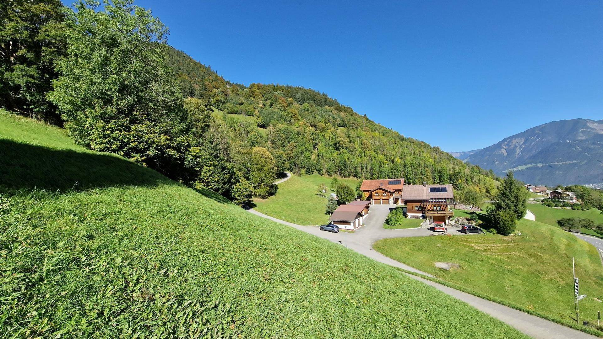 Sonniges Grundstück mit Aussicht zu verkaufen - Ansicht 2