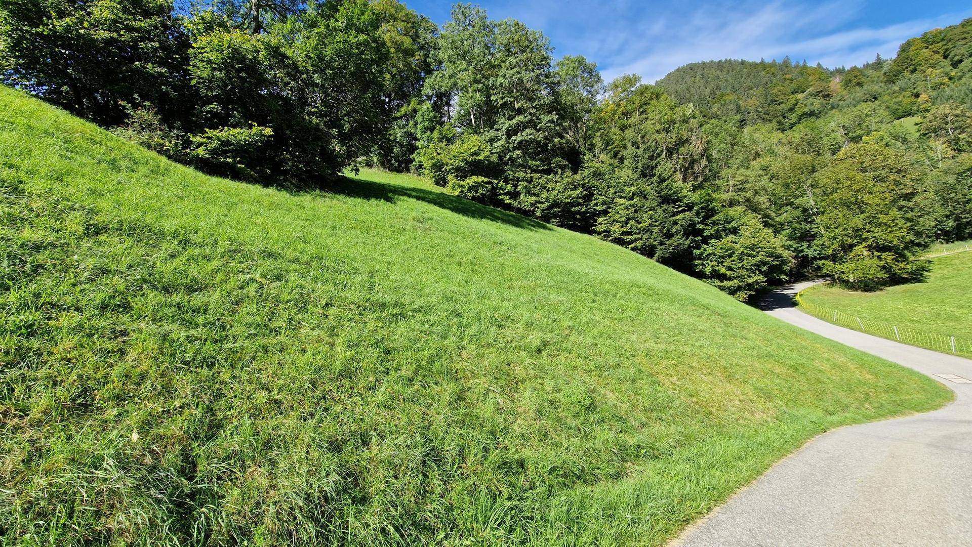 Sonniges Grundstück mit Aussicht zu verkaufen - Ansicht 3
