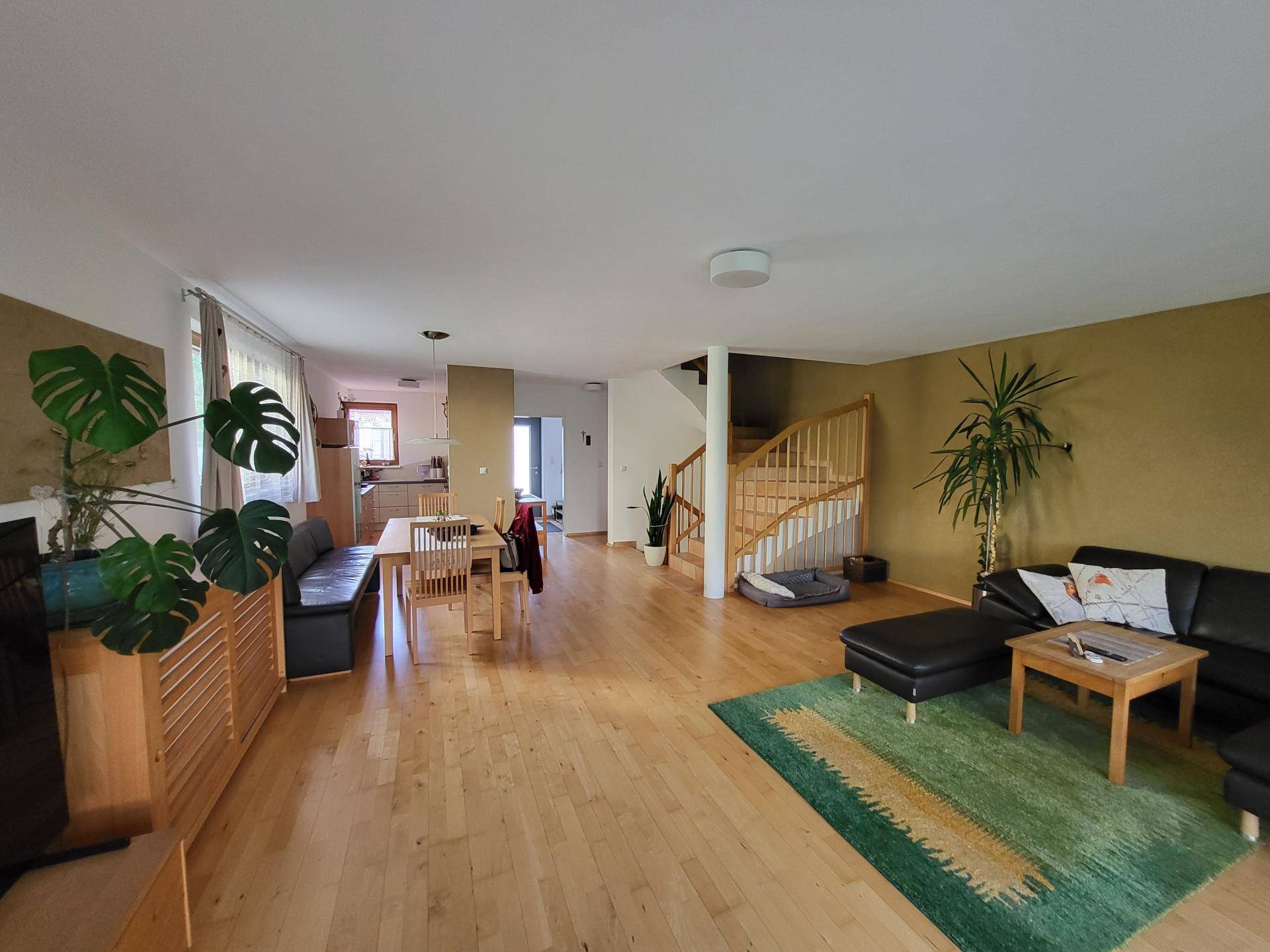 Wohnzimmer Richtung Küche