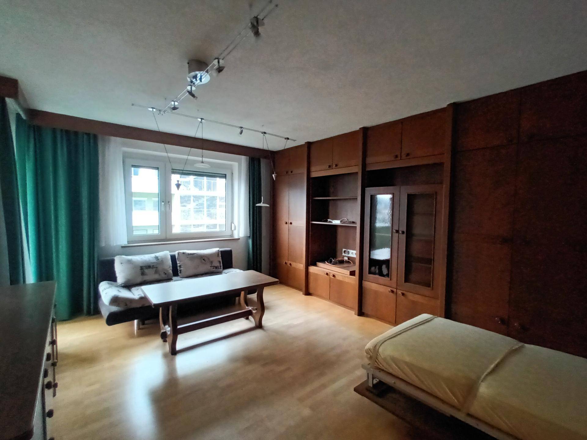 Wohnzimmer mit Ausgang Loggia