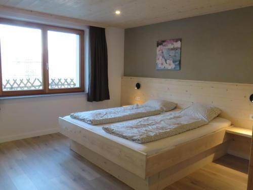 Schlafzimmer (EG)