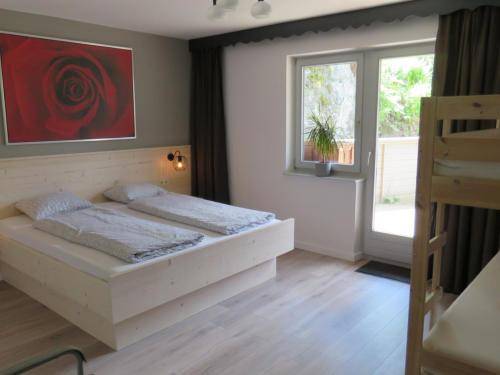 Schlafzimmer (1. OG)