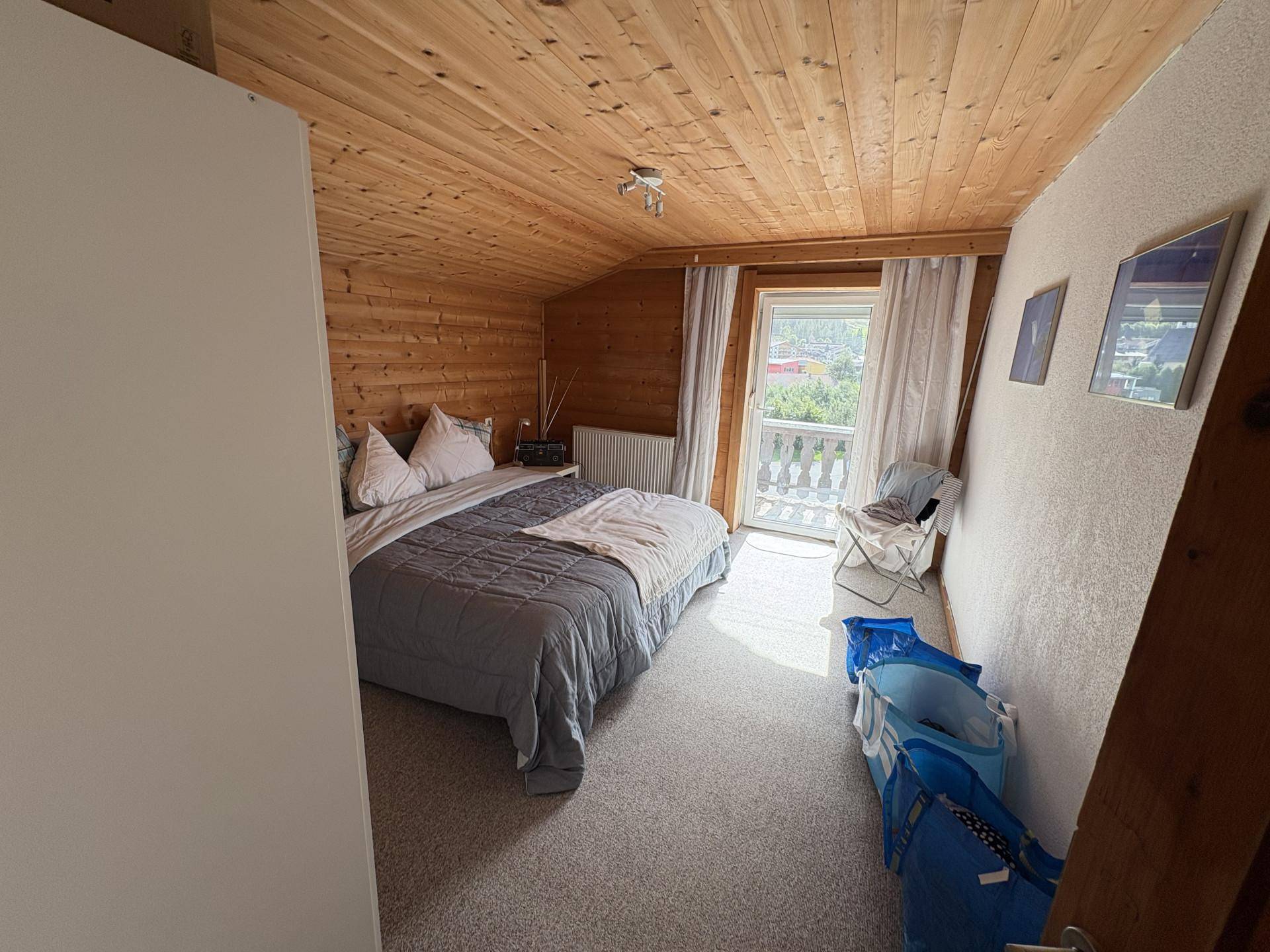 Zimmer 2 OG