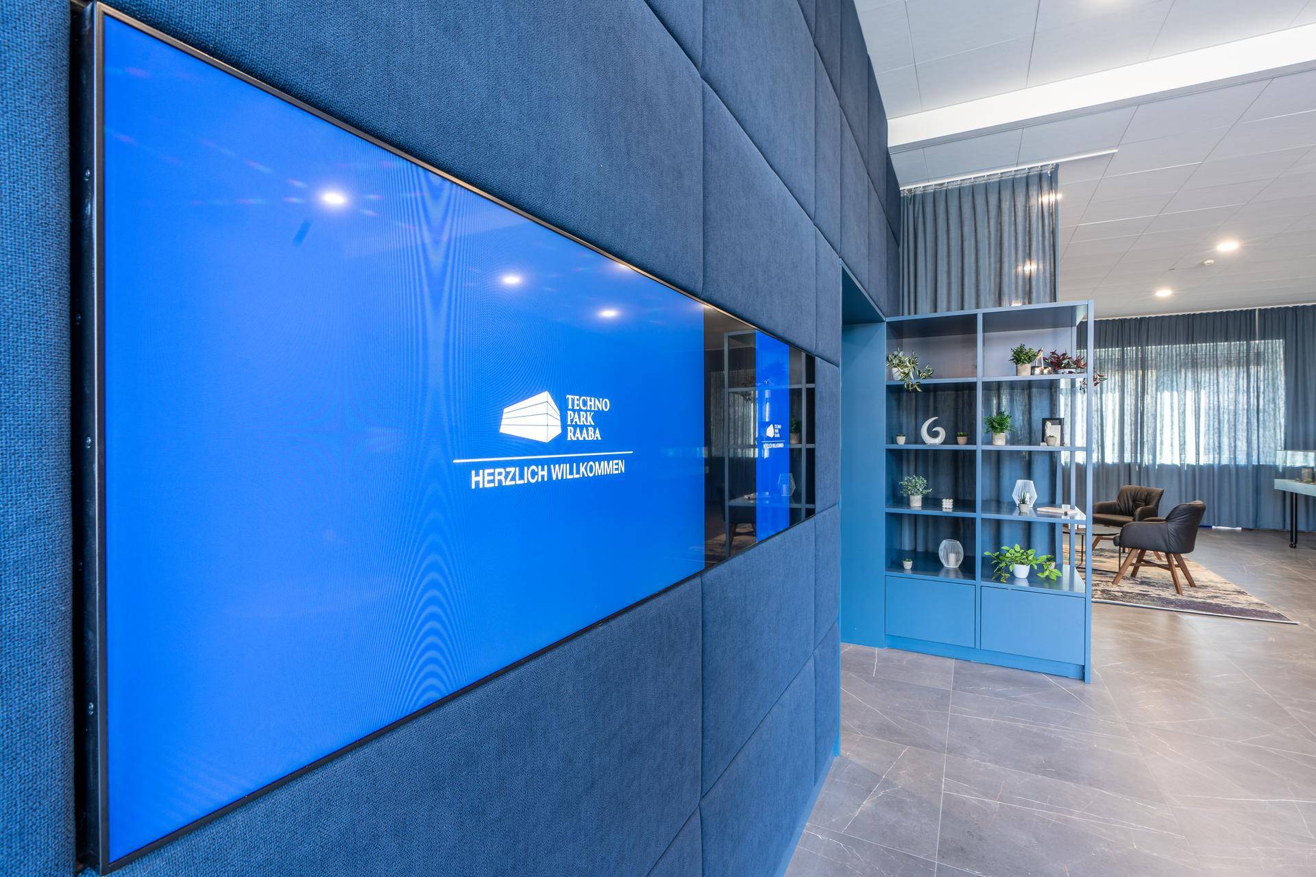 Foyer (6).jpg