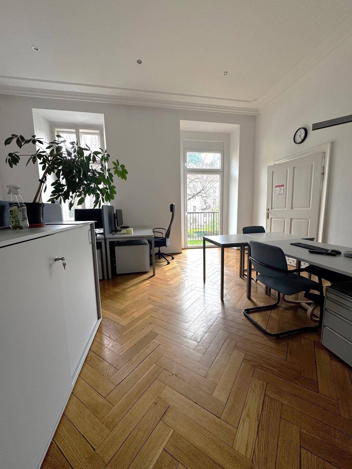 B&#252;ro 4.jpg