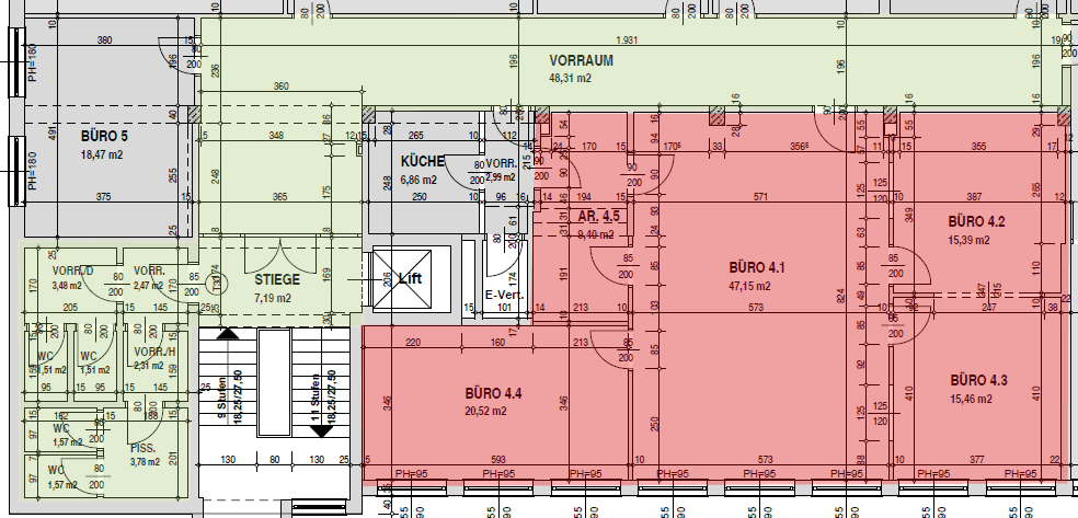 Detaillierter Grundriss einer Büroetage mit mehreren Büros, Küche, Vorraum und Treppenhaus.
