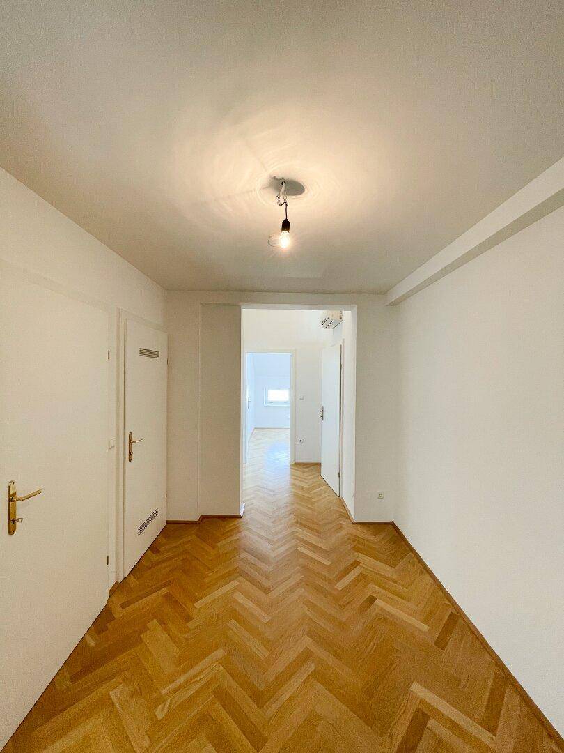 https://pictures.immobilienscout24.de/prod.www.immobilienscout24.at/pictureserver/loadPicture?q=70&id=012.0010J00001kvuIq-1685015986-6cc1fbf6d9d949dc96987dce59b6285a