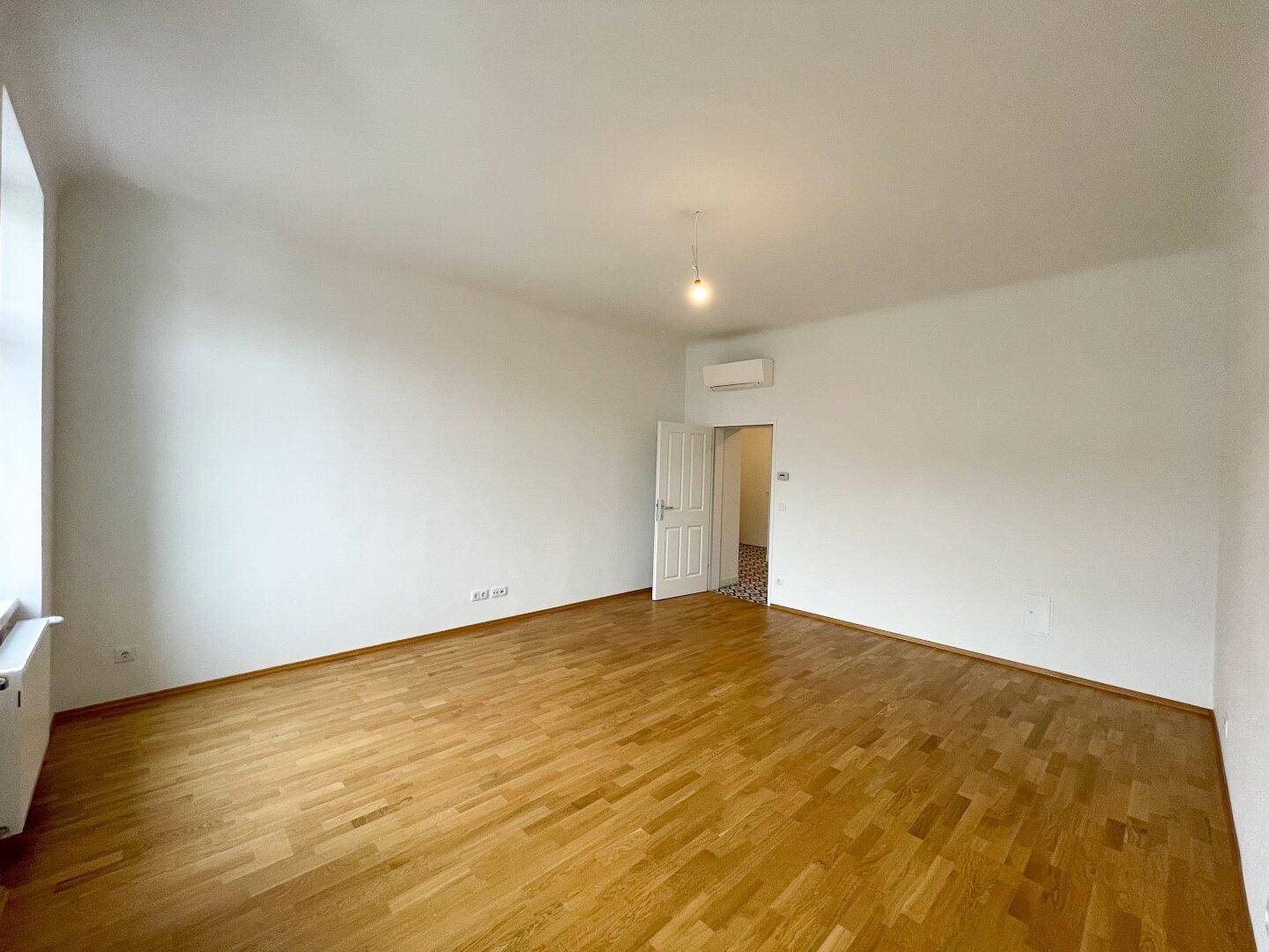 Klimatisierte neu SANIERTE 2-Zimmerwohnung inkl. neuer Küche im 3. Stockwerk (ohne Lift) | direkt bei der U3 SCHLACHTHAUSGASSE – další
