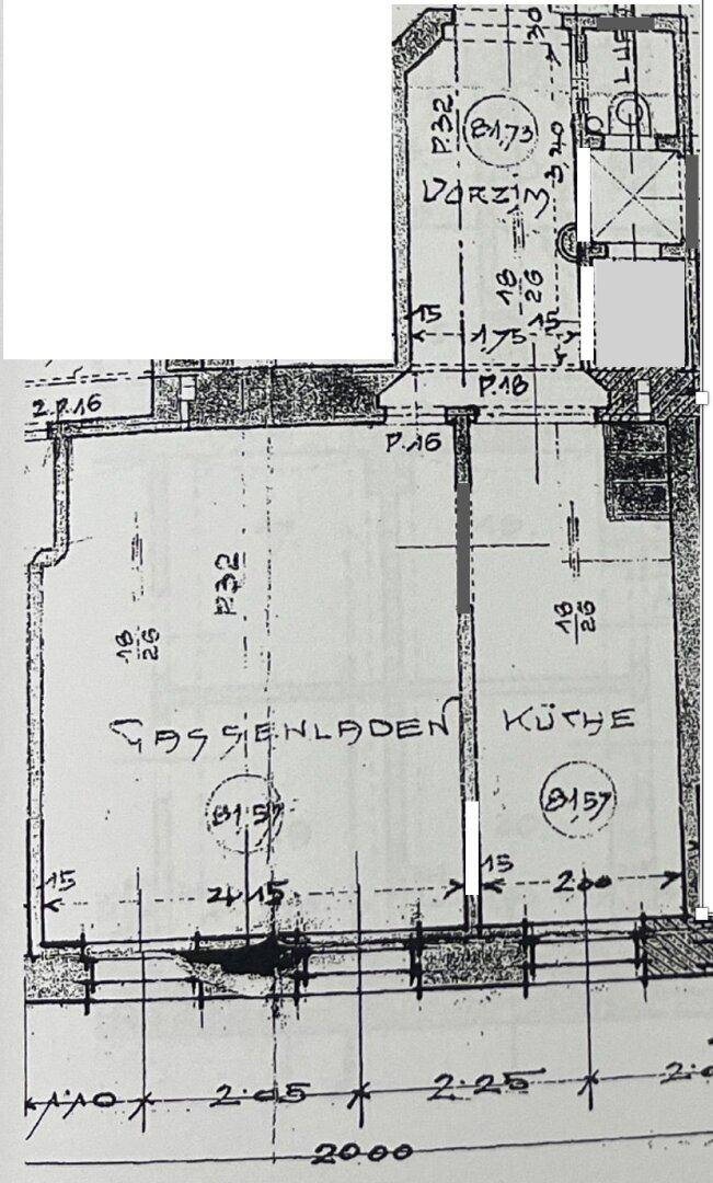 Historischer Grundriss mit Ladenfläche, Küche und Vorzimmer, detailliert gezeichnet.