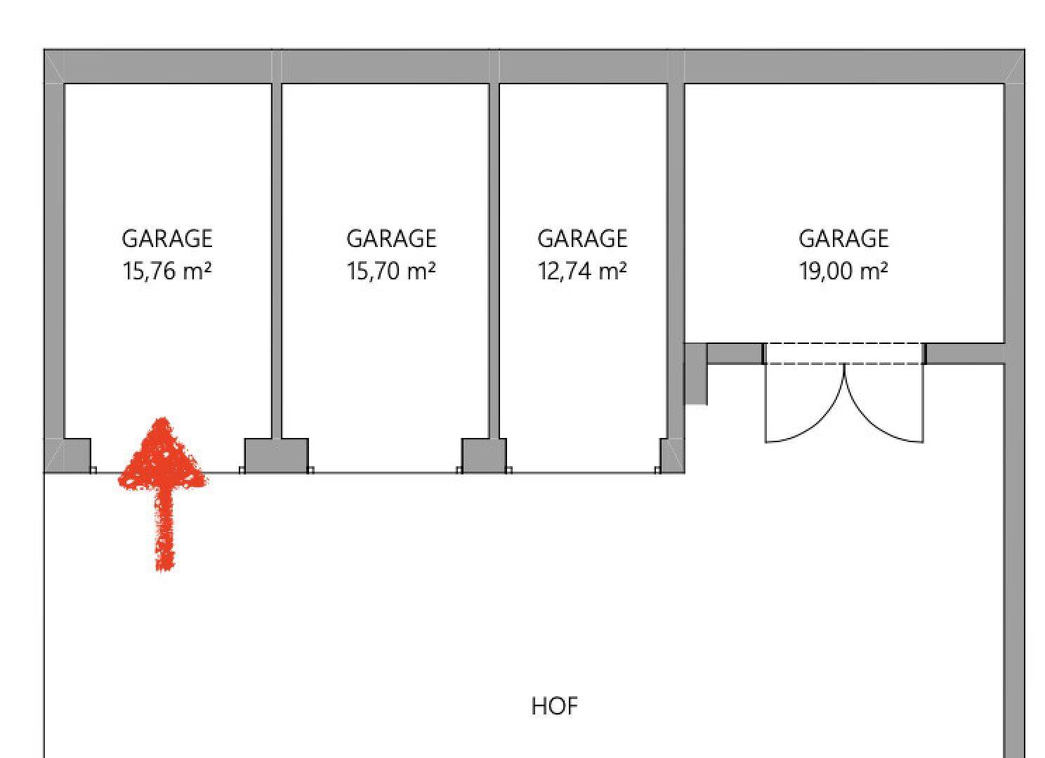 Grundrissplan zeigt vier Garagenstellplätze mit individuellen Flächenangaben im Hofbereich.