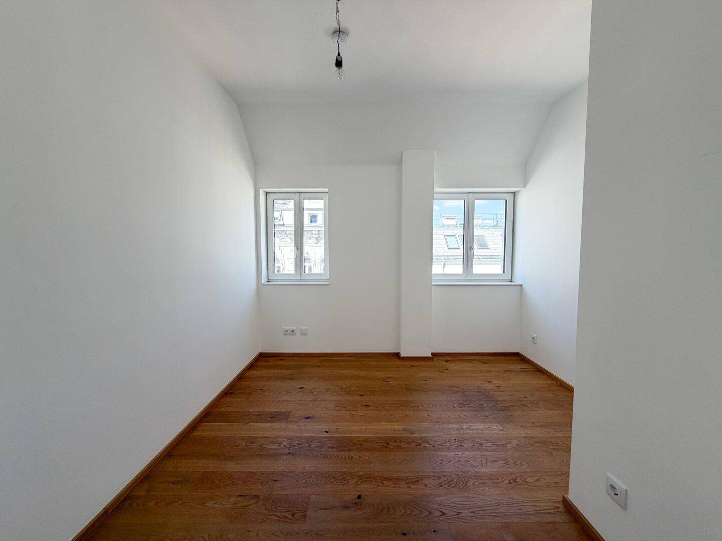 Nähe Naschmarkt | 3-Zimmer DG-Wohnung | Altbau | Lift | Optionaler Balkon | U4 Pilgramgasse - Więcej