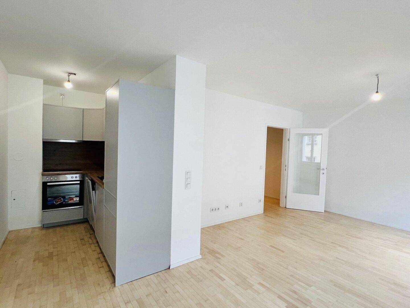 Charmante, frisch sanierte 1-Zimmer-Wohnung in ruhiger Innenhoflage inkl. Heizkosten – pohled 2