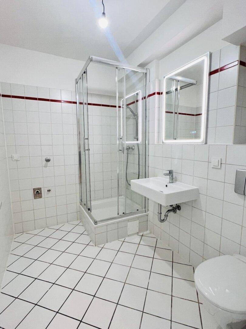 Charmante, frisch sanierte 1-Zimmer-Wohnung in ruhiger Innenhoflage inkl. Heizkosten – pohled 4