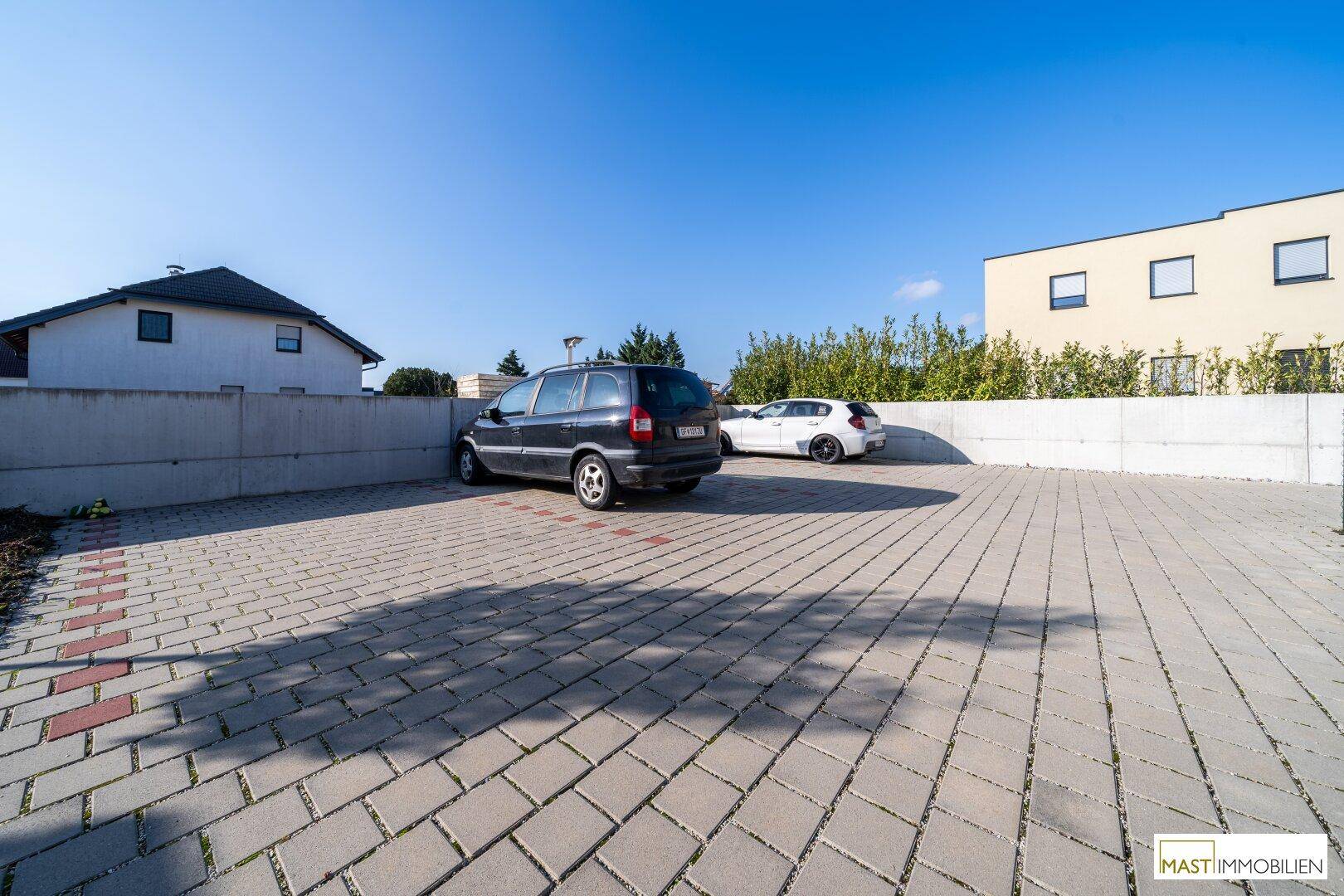 https://pictures.immobilienscout24.de/prod.www.immobilienscout24.at/pictureserver/loadPicture?q=70&id=012.0010J00001lzQsq-1730373572-612c54f7807f427c909bd6dd52c3fe64