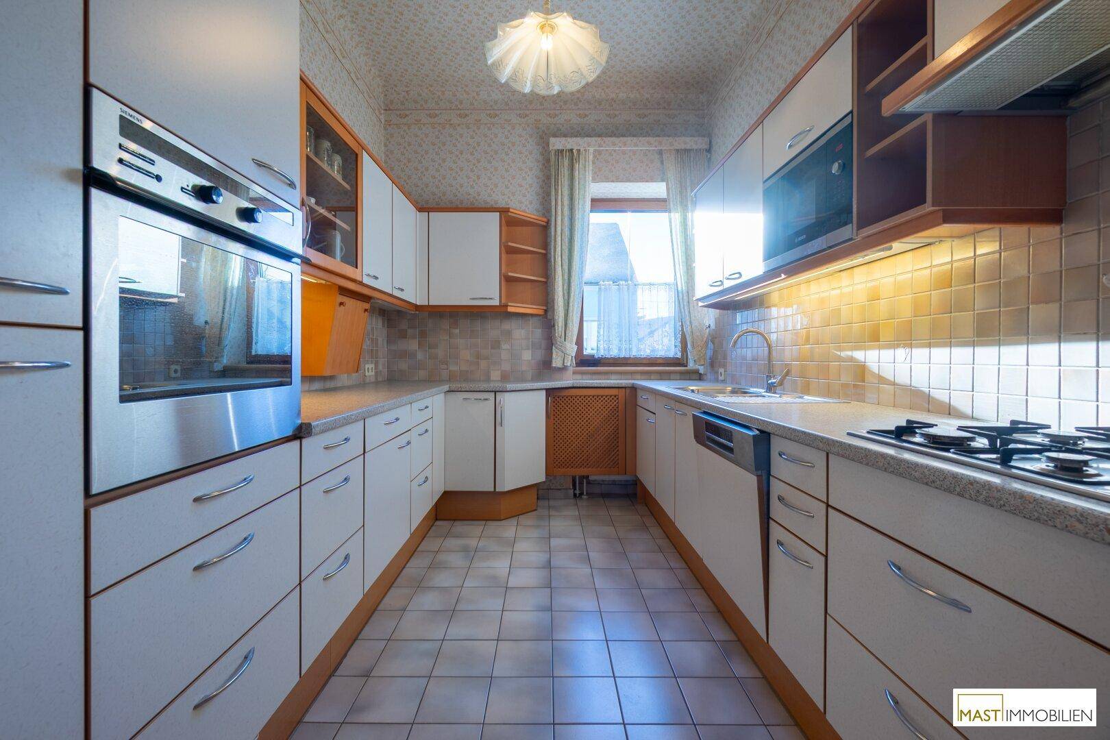 NEUER PREIS - AUFGEPASST! Über 1.000 m² großes Grundstück mit Einfamilienhaus in optimaler Lage und TEILUNGSPOTENZIAL - Vista 5