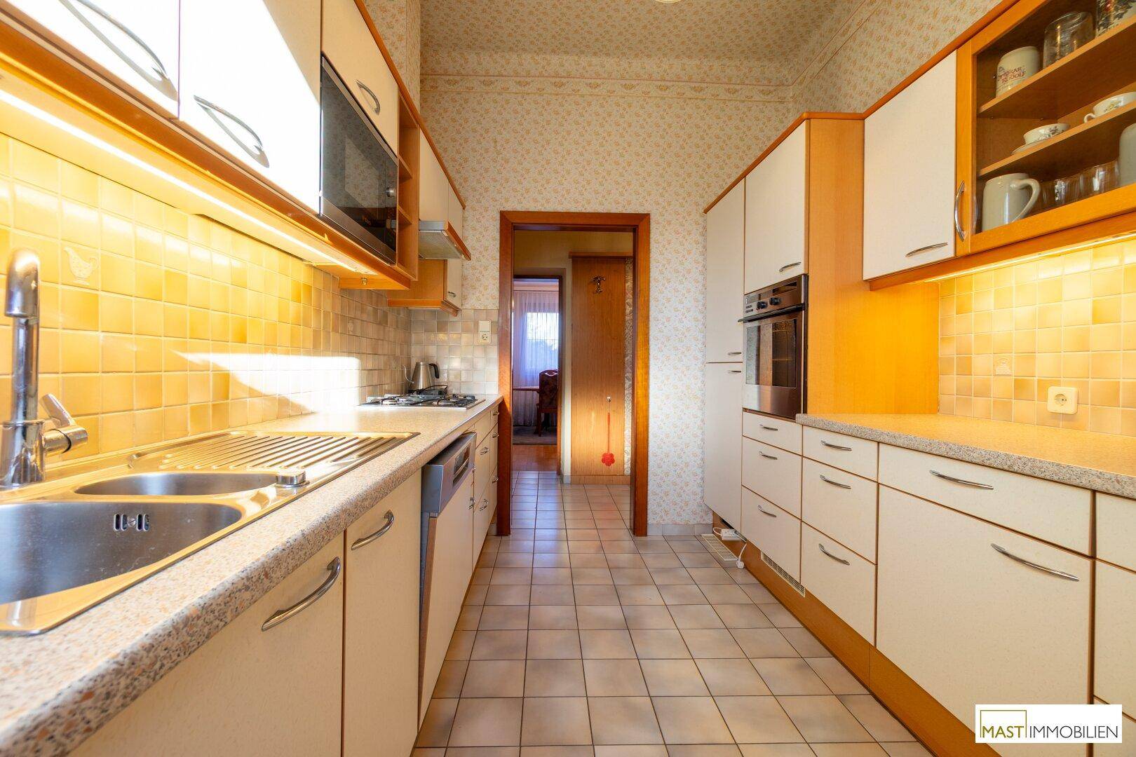 NEUER PREIS - AUFGEPASST! Über 1.000 m² großes Grundstück mit Einfamilienhaus in optimaler Lage und TEILUNGSPOTENZIAL - Vista 6