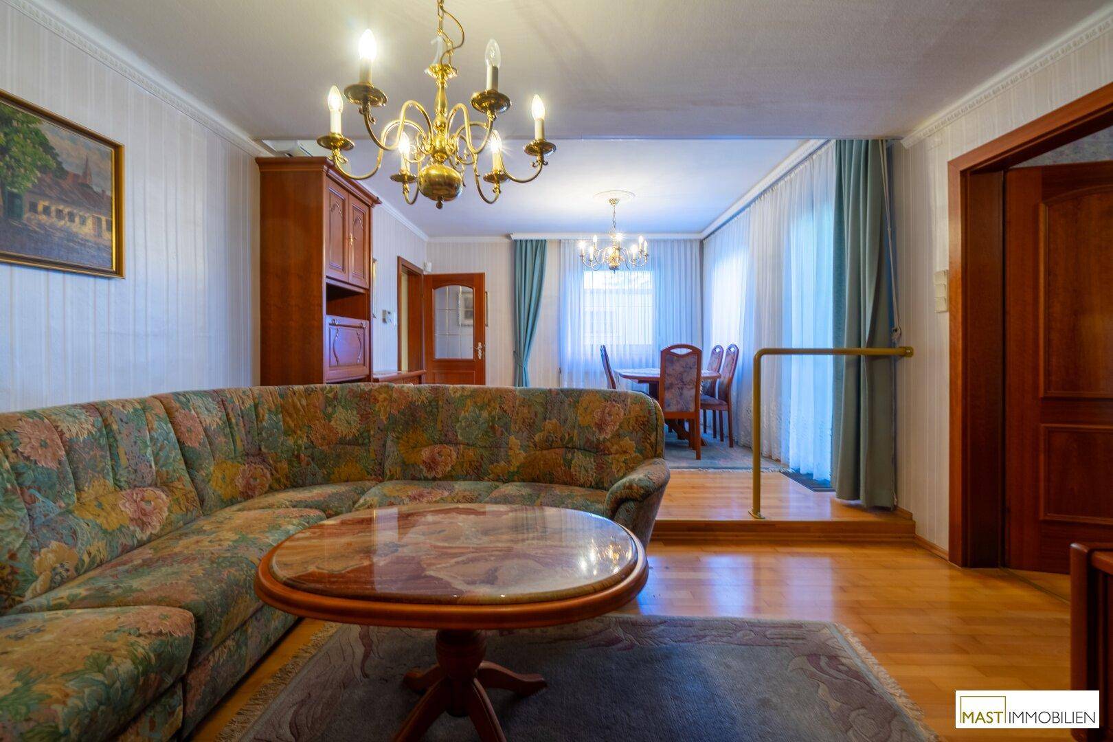 NEUER PREIS - AUFGEPASST! Über 1.000 m² großes Grundstück mit Einfamilienhaus in optimaler Lage und TEILUNGSPOTENZIAL - Vista 4