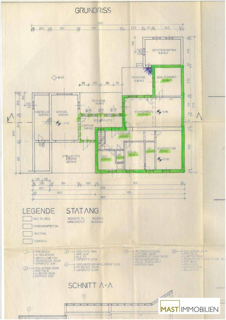 Historischer Grundriss des Erdgeschosses mit Raumaufteilung und Flächenangaben.