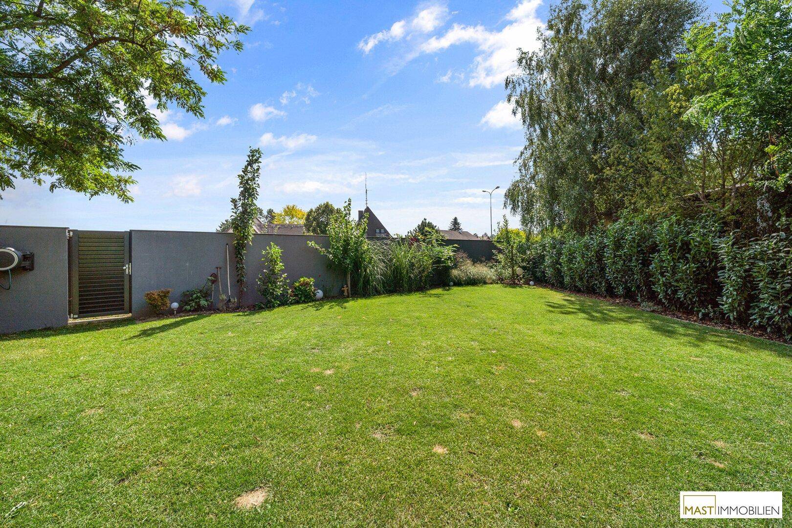 NEU! Exklusives Einfamilienhaus mit Gartenidylle – Ruhige Lage nahe Wien - Mehr