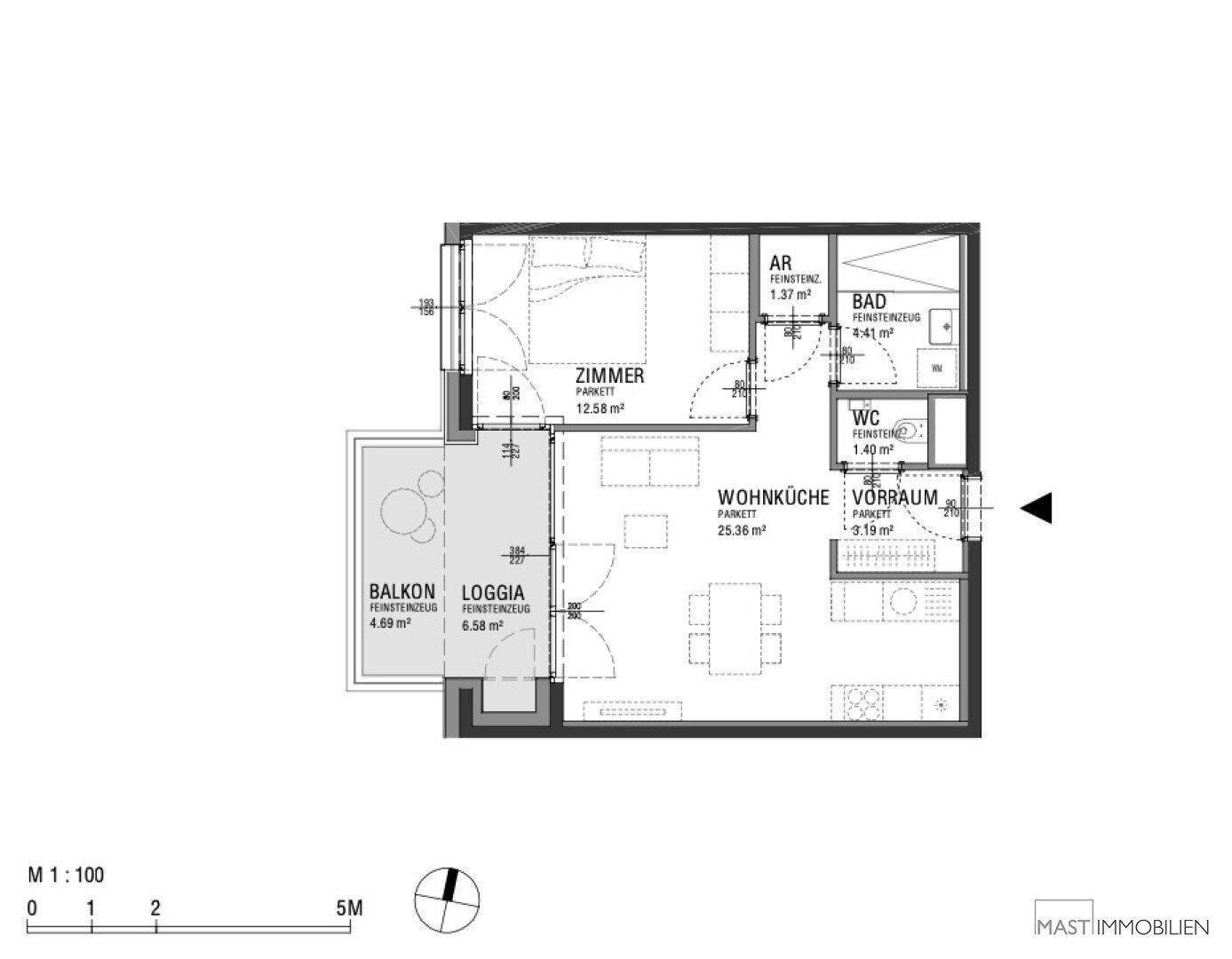 Grundriss einer Wohnung mit Balkon, Loggia, einem Zimmer und offenem Wohnküchenbereich.