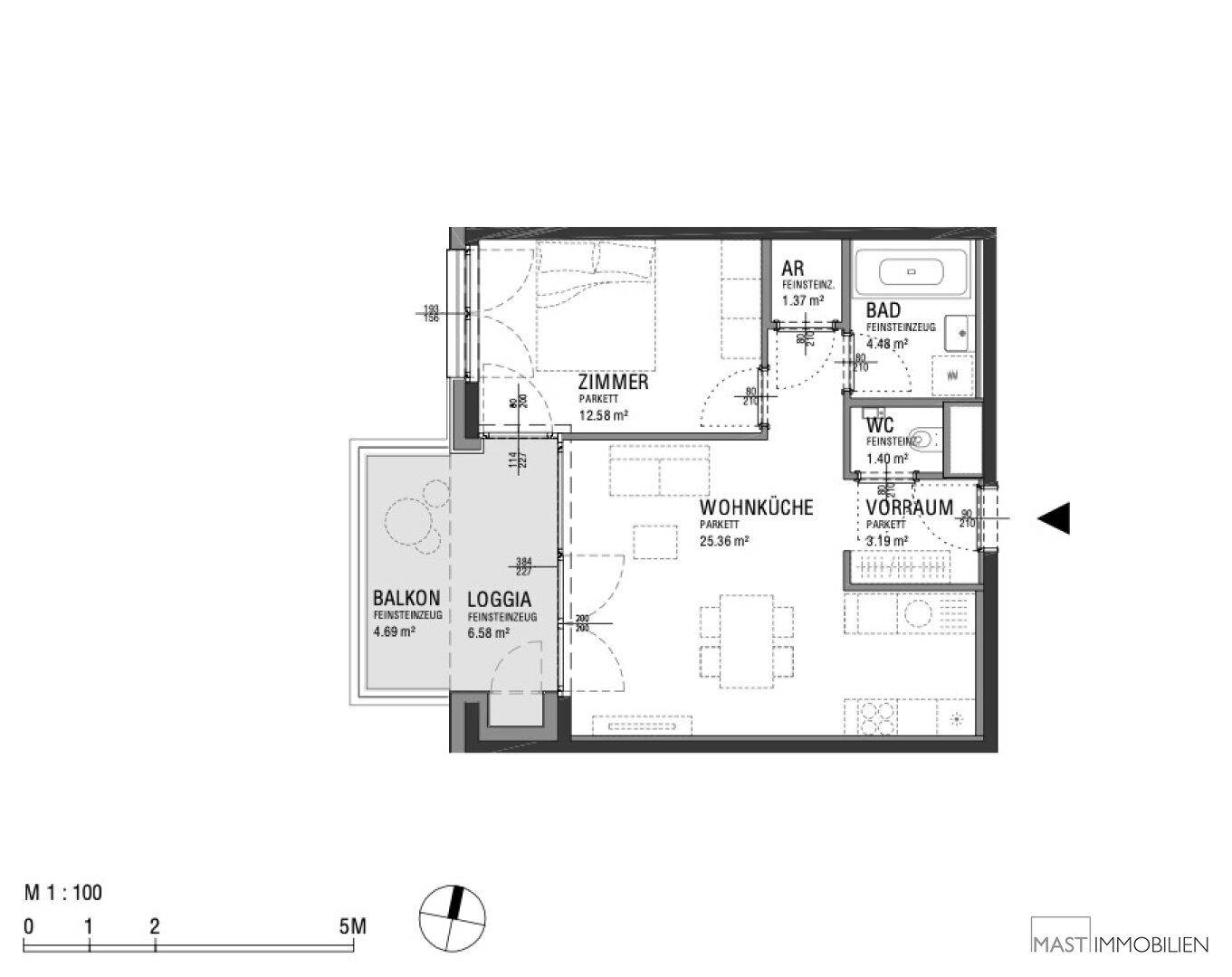 Grundriss einer Wohnung mit Balkon, Loggia, Wohnküche, Zimmer, Bad und WC.