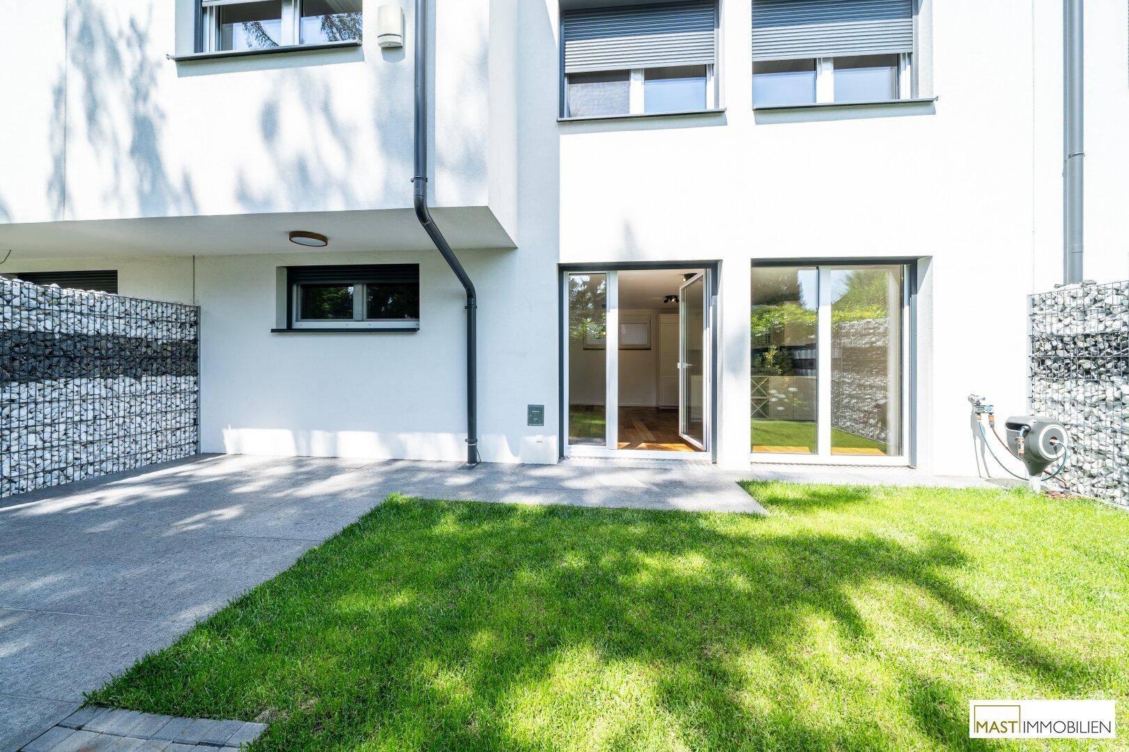 Modernes Reihenhaus in ruhiger Lage mit Garten, 3 Bädern &amp; Parkplatz! - Ansicht 2