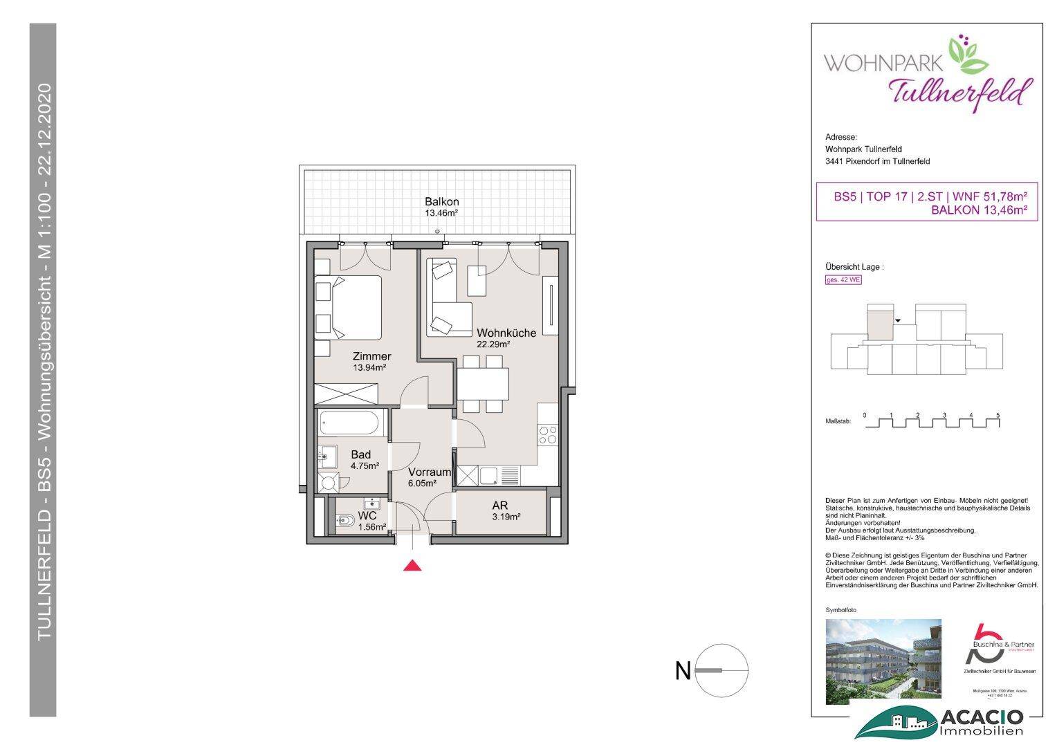 Grundriss einer Wohnung mit Wohnküche, Schlafzimmer, Bad, separatem WC und Balkon.
