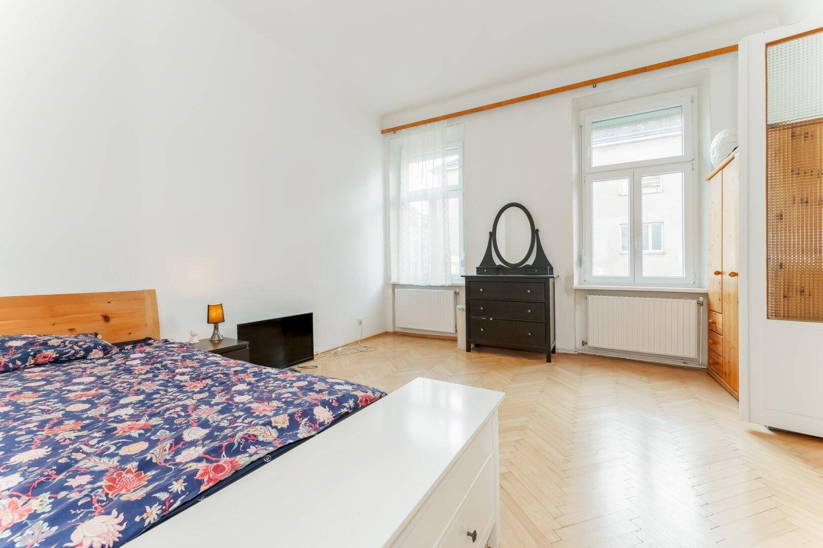 Geräumiges Schlafzimmer