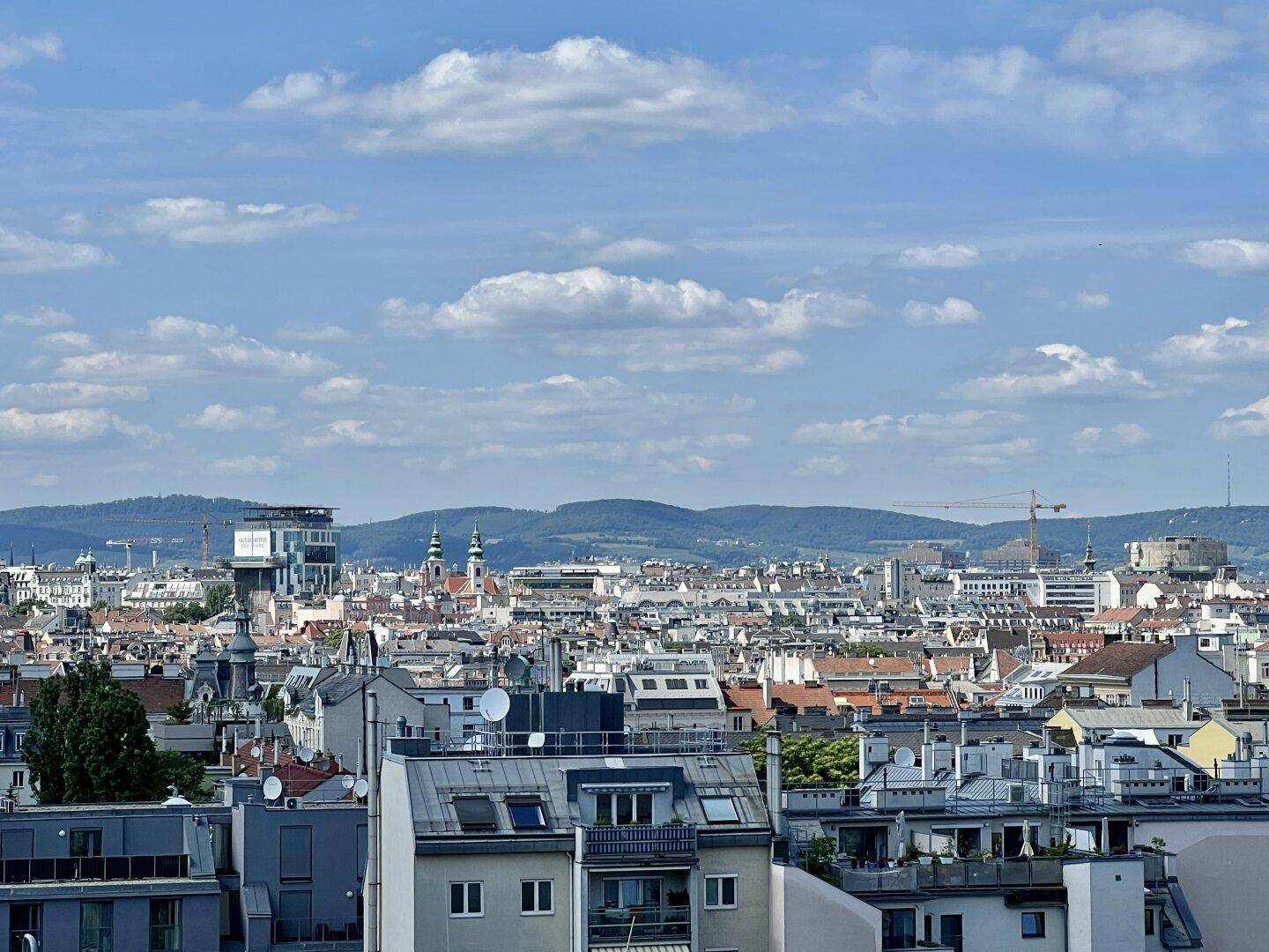 Blick von Wohnzimmer Terrasse 8. Stock DG