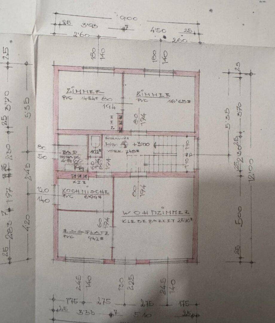 Handgezeichneter Grundriss mit Wohnzimmer, Küche und Bad.