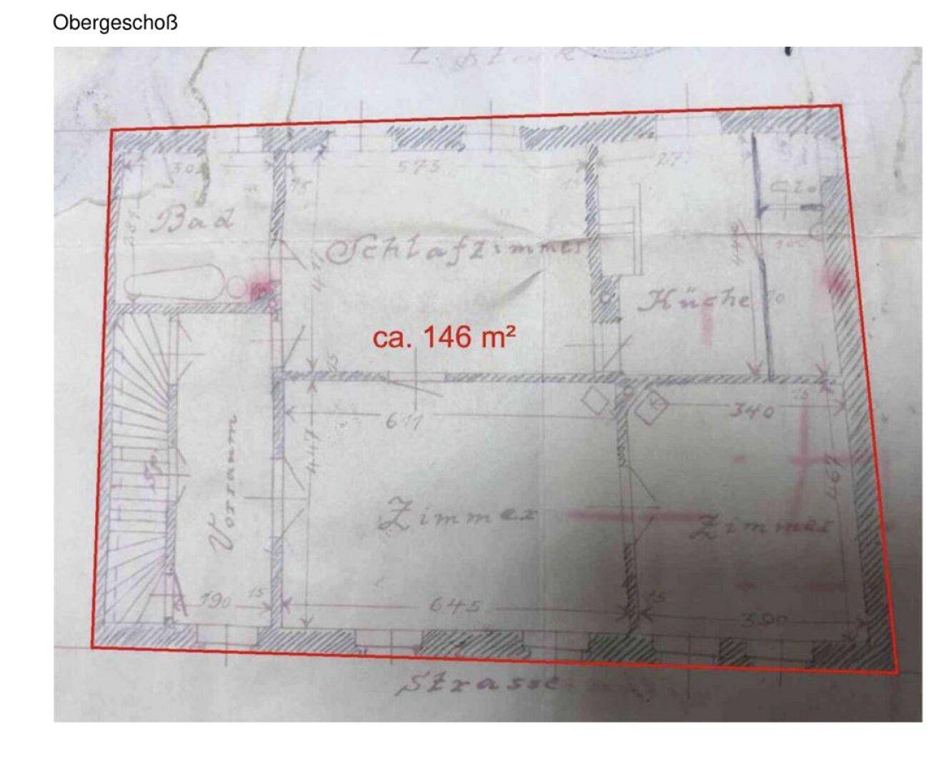 Grundriss des Obergeschosses mit einer Fläche von circa 146 Quadratmetern, zeigt Bad und Schlafzimmer.