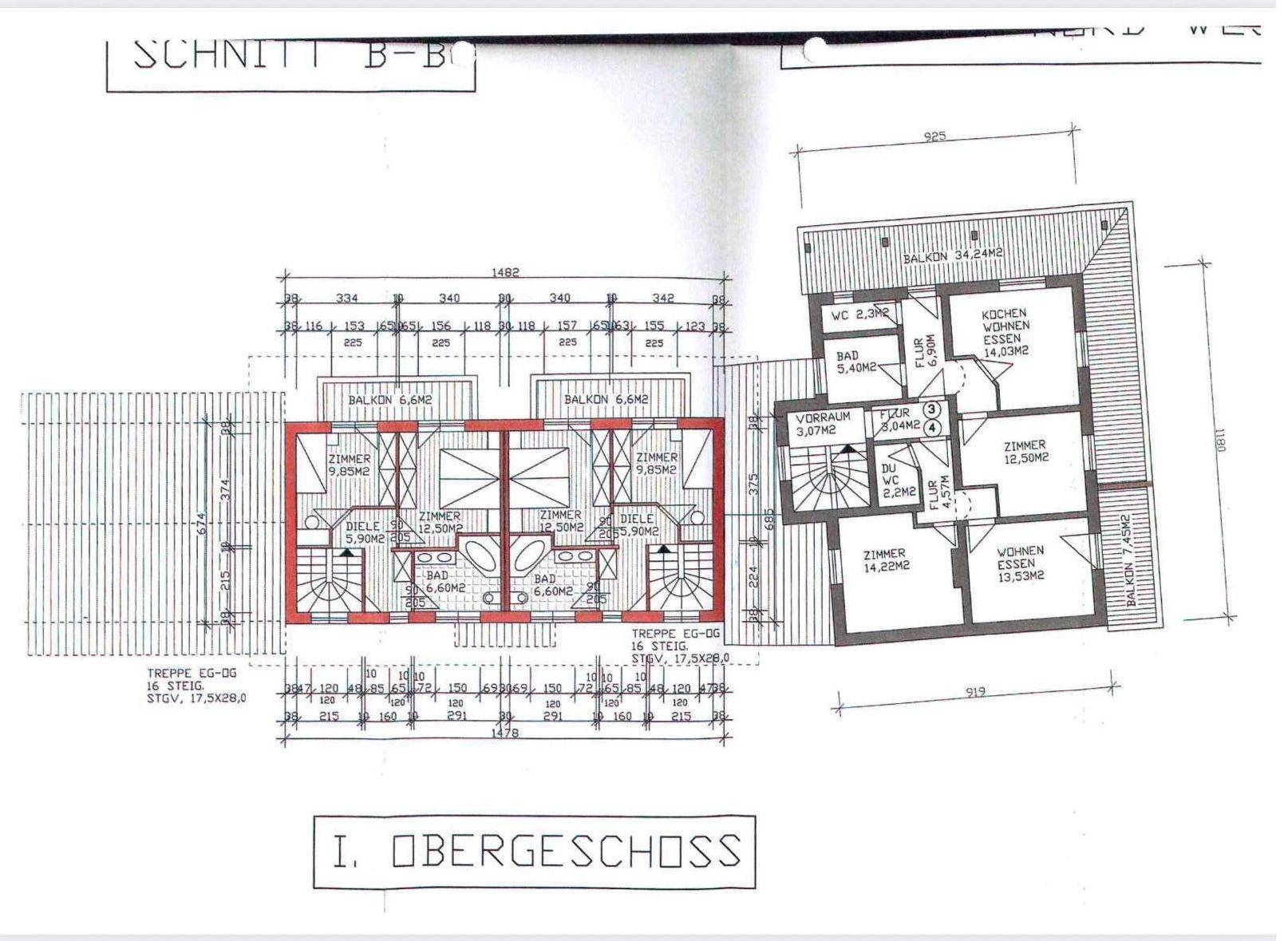 Grundriss des ersten Obergeschosses mit Schlafzimmern, Bädern und Balkonen.