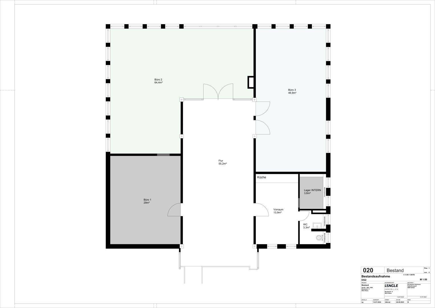 Grundriss zeigt die Aufteilung der Räume mit einem Flur, Küche, WC und verschiedenen Zonen.