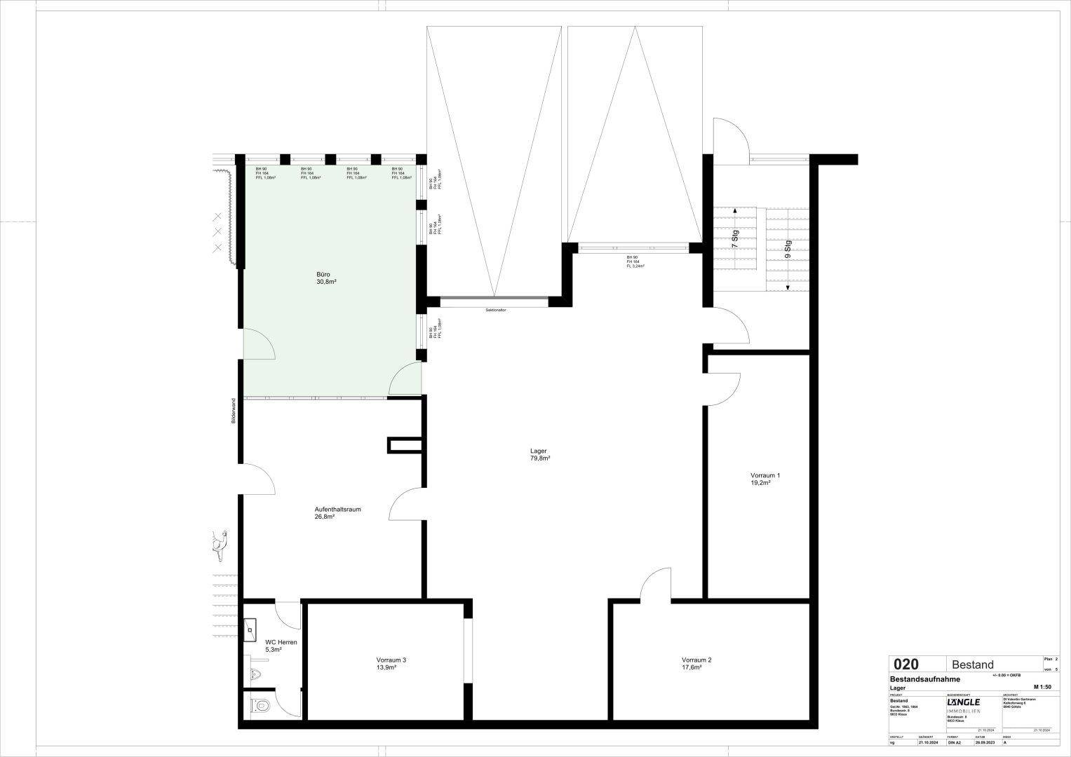 Grundrissplan eines Geschosses mit mehreren Räumen, darunter Büro, Lager und Vorräume.