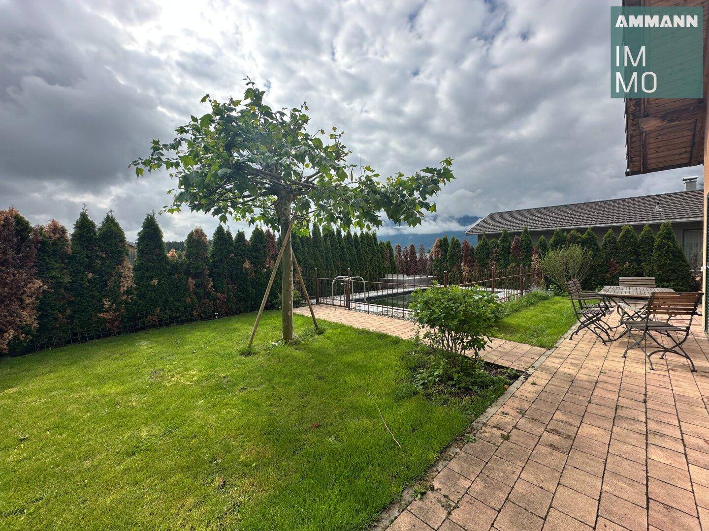 Garten mit Pool