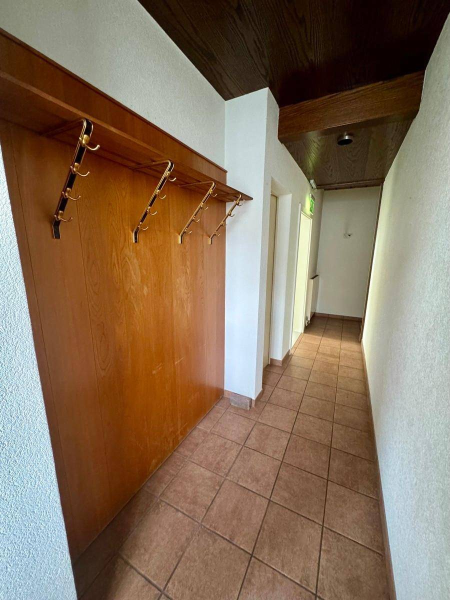 Garderobe EG