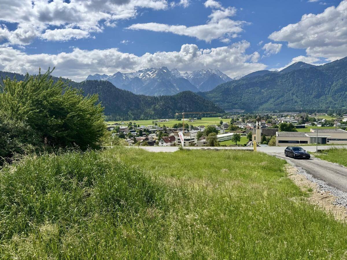 Grundstück